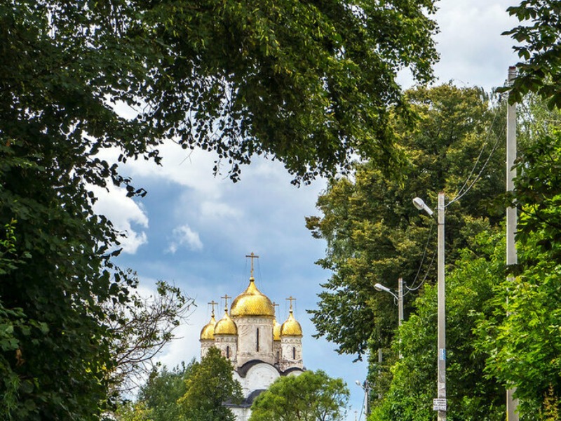 Златоглавый храм  