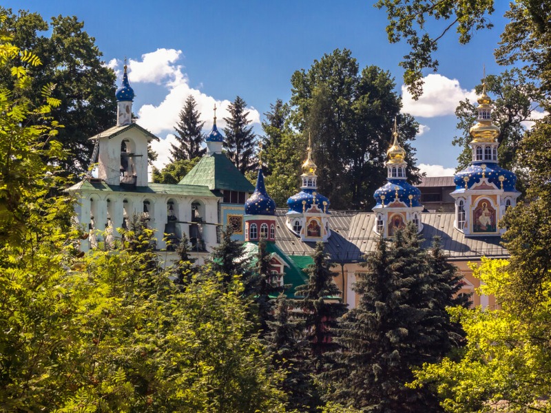 Купола монастыря