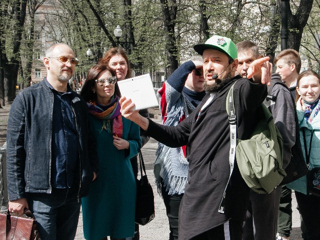 По арбатским дворам с диктором Первого канала — фото 2