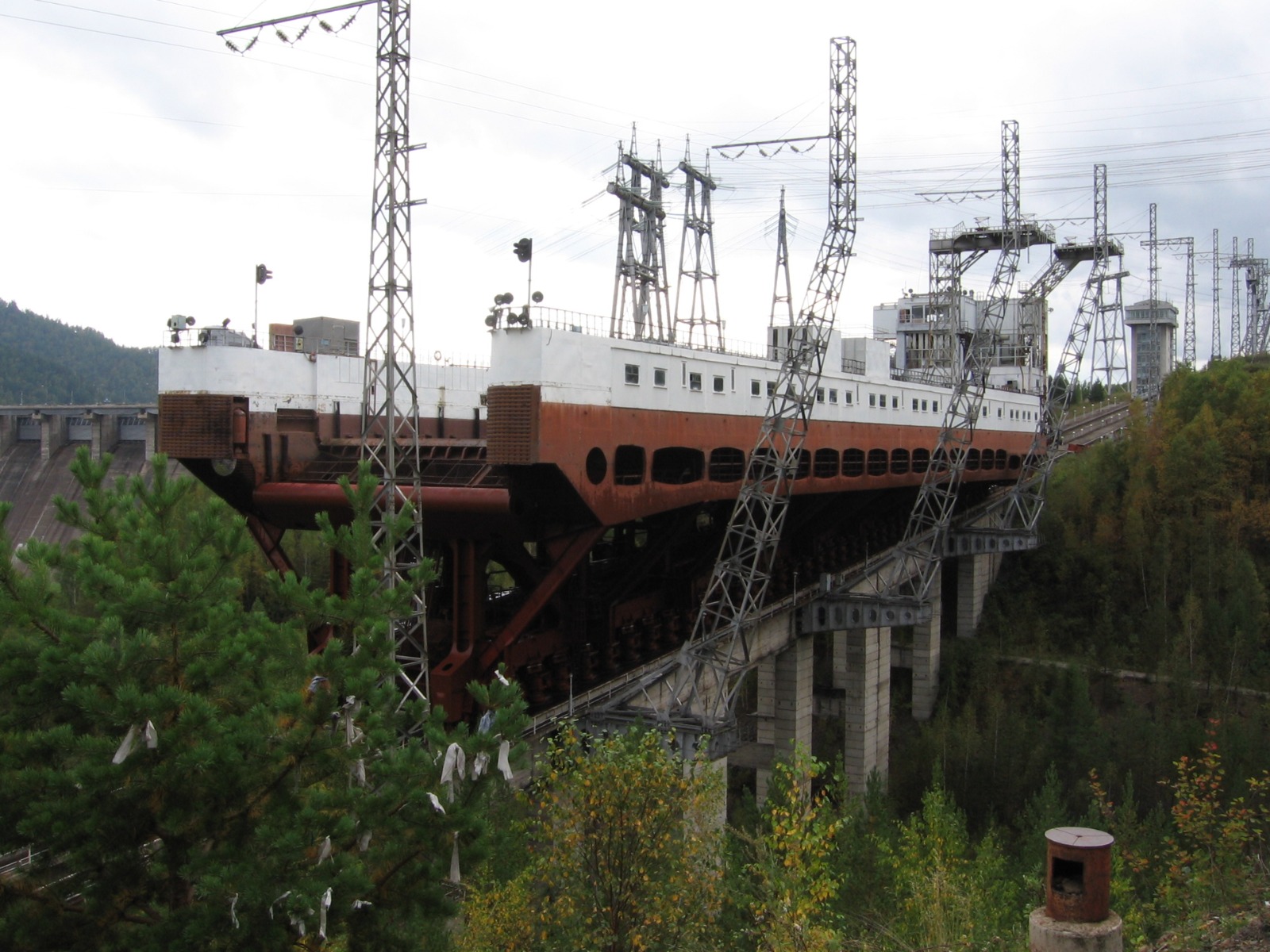 Судоподъемник Красноярской ГЭС – единственный в России! 