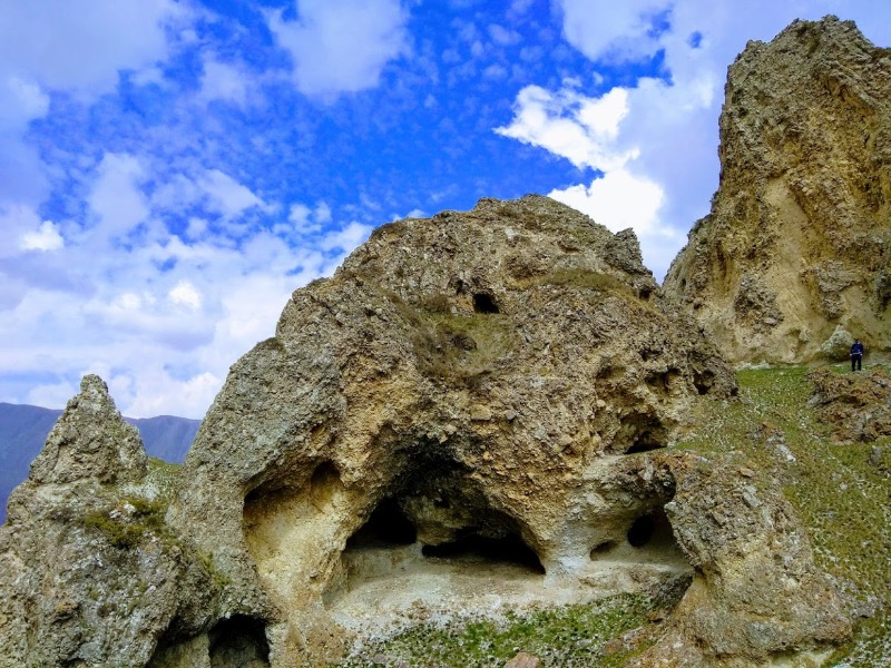Каранайские пещеры