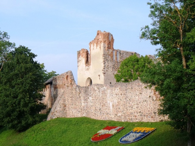 Обзорный тур «Янтарная Латвия: Елагва, Шауляй, Добеле» из Риги — фото 3
