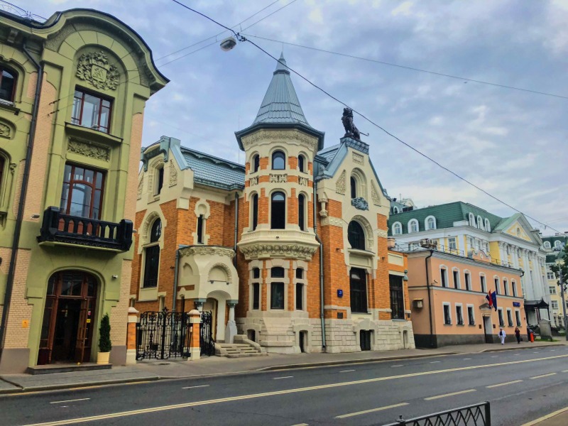 Экскурсия в Москве: В поисках модерна по Остоженке и переулкам - индивидуальная экскурсия в Москве пешком длительностью 1.5 часа с количеством участников до 10 человек цена экскурсии 6400₽