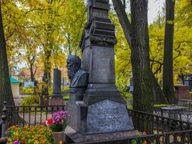 Индивидуальная экскурсия по историческим кладбищам Петербурга — фото 3