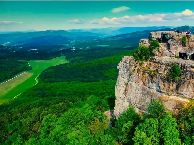 Из Ялты в Бахчисарай + джиппинг на Мангуп-Кале — фото 2