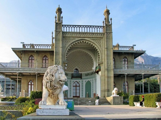 Воронцовский дворец с парком + Ай-Петри из Ялты