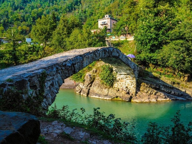 Экскурсия в мини-группе в горную Аджарию с фольклорным шоу