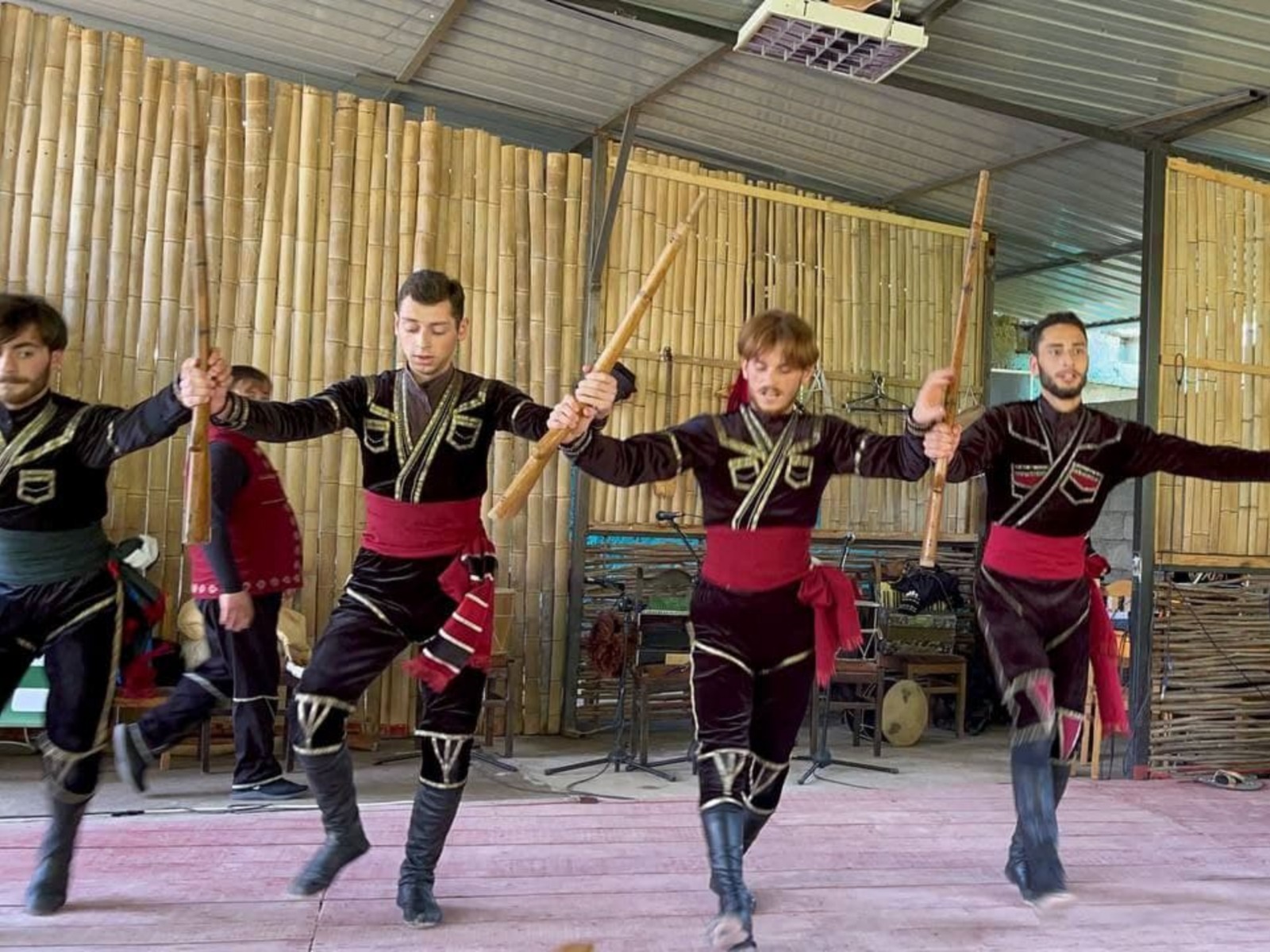 Грузинские танцы guidego.ru