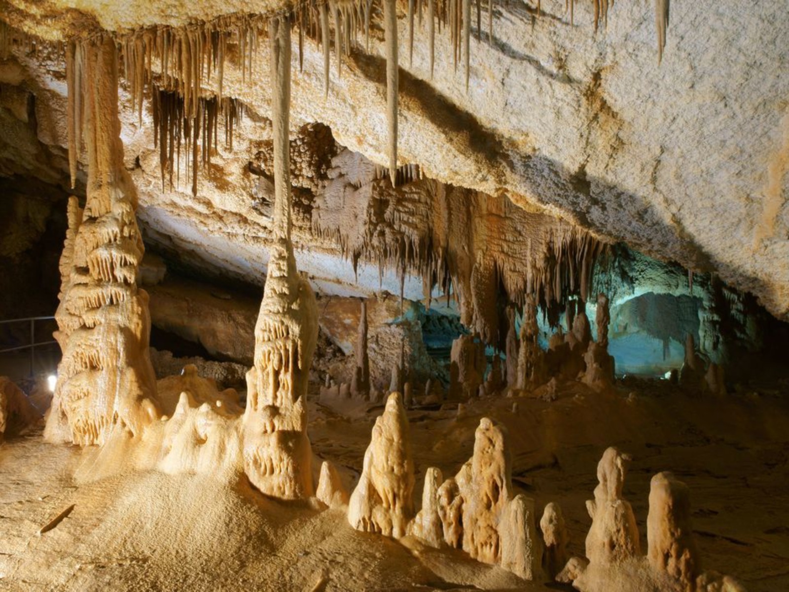 Мраморная пещера  