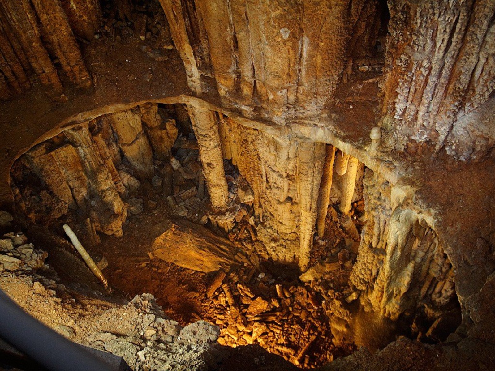 Пещера Эмине-Баир-Хосар 