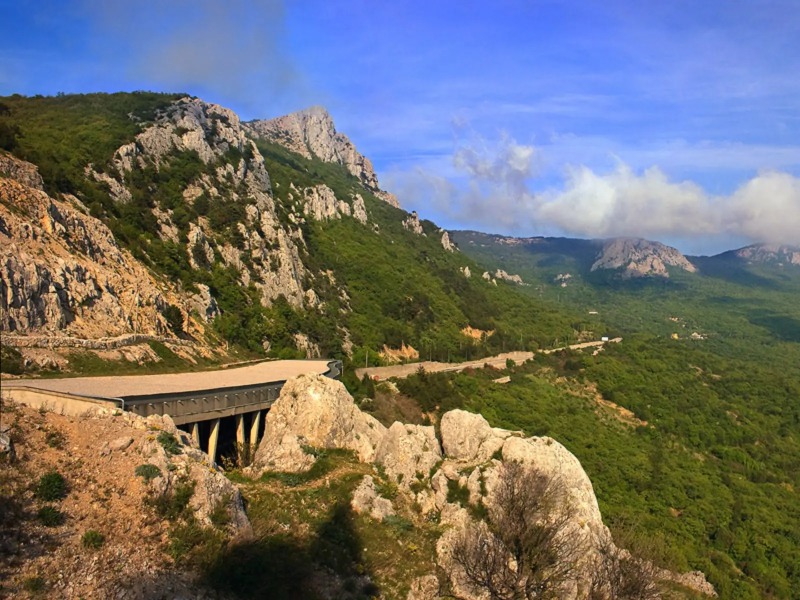 Maxi-тур: красоты Южного берега Крыма из Алушты - индивидуальная экскурсия в Алуште на машине гида длительностью более 12 часов с количеством участников до 7 человек цена экскурсии 16100₽