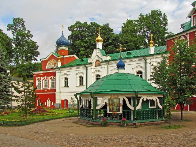 Индивидуальная экскурсия из Пскова в Печоры и Изборск — фото 3