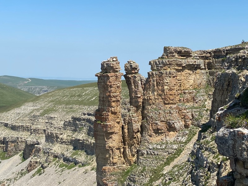 Скалы Монахи  