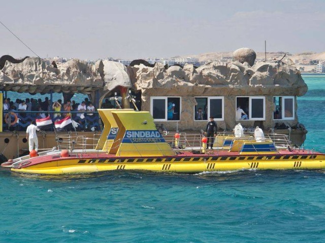 Обзорная экскурсия на подводной лодке в Хургаде: Морские глубины — фото 2