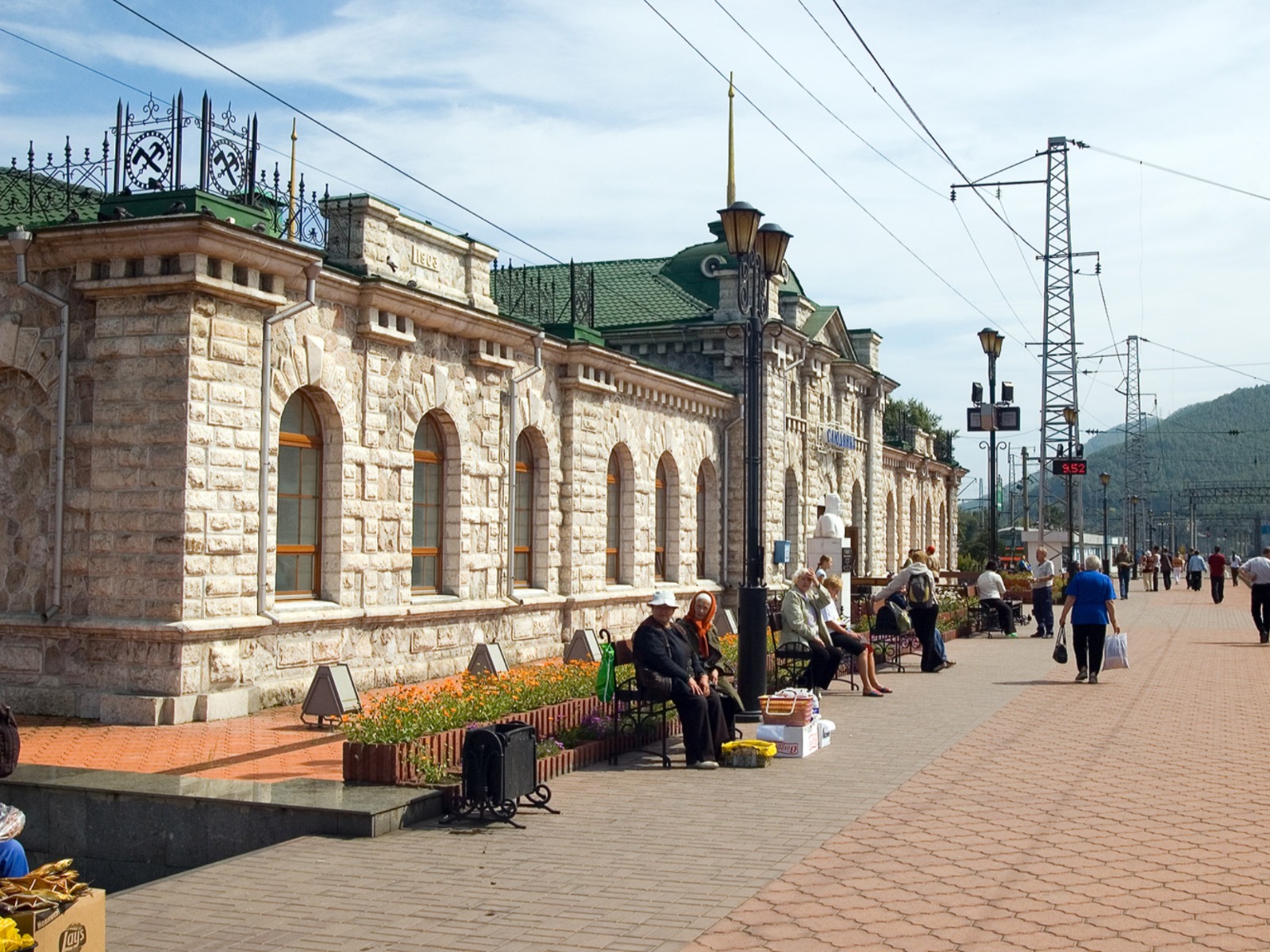 Вокзал в Слюдянке 