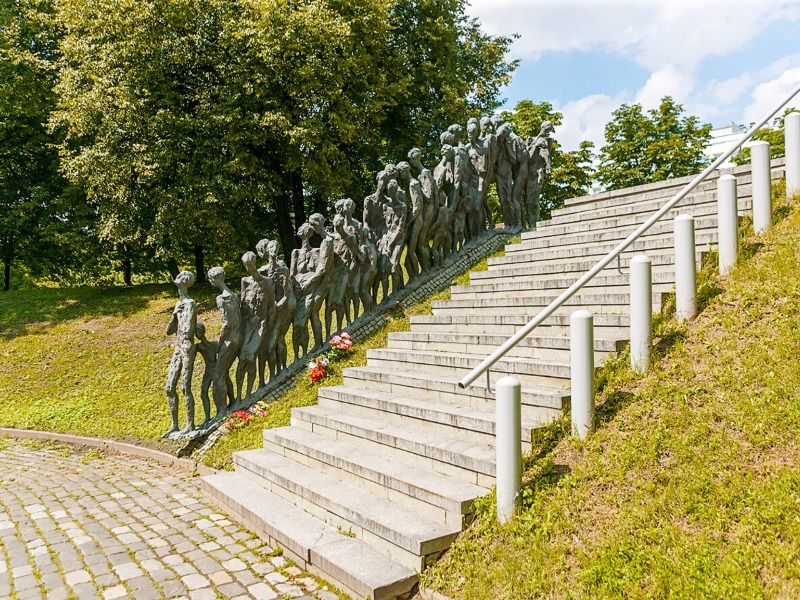 Индивидуальная тематическая экскурсия "Минск 1941 – 1944" - индивидуальная экскурсия в Минске на машине гида длительностью 3.5 часа с количеством участников до 6 человек цена экскурсии 13000₽