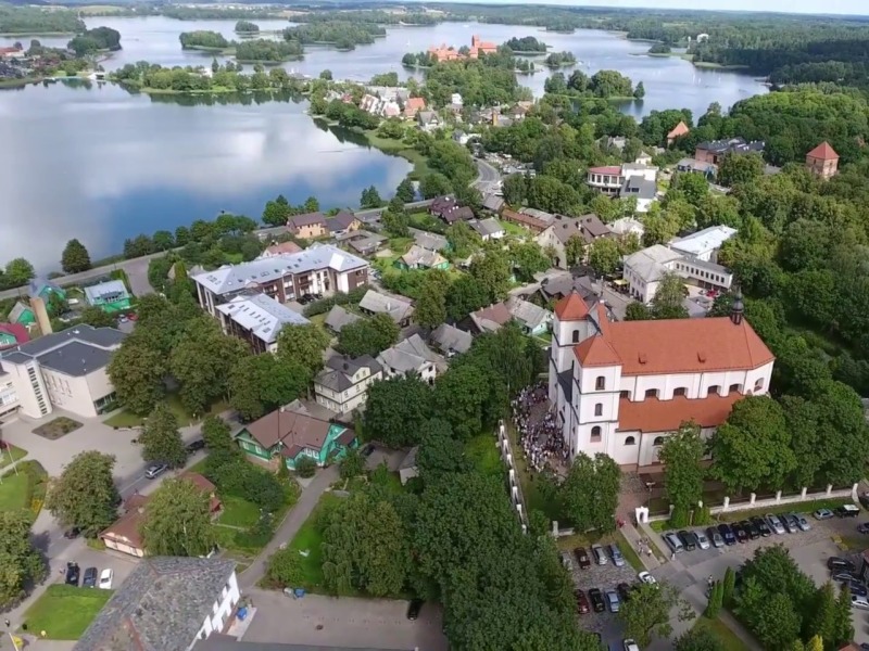 Обзорная экскурсия из Вильнюса в Тракай – настоящий земной рай - индивидуальная экскурсия в Вильнюсе на машине гостей длительностью 2.5 часа с количеством участников до 8 человек цена экскурсии 90€