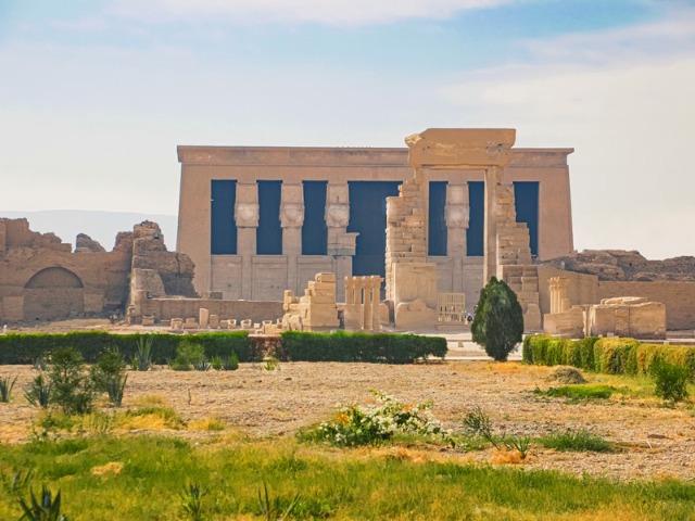 Групповая автобусная экскурсия из Хургады в Дендеру и Луксор