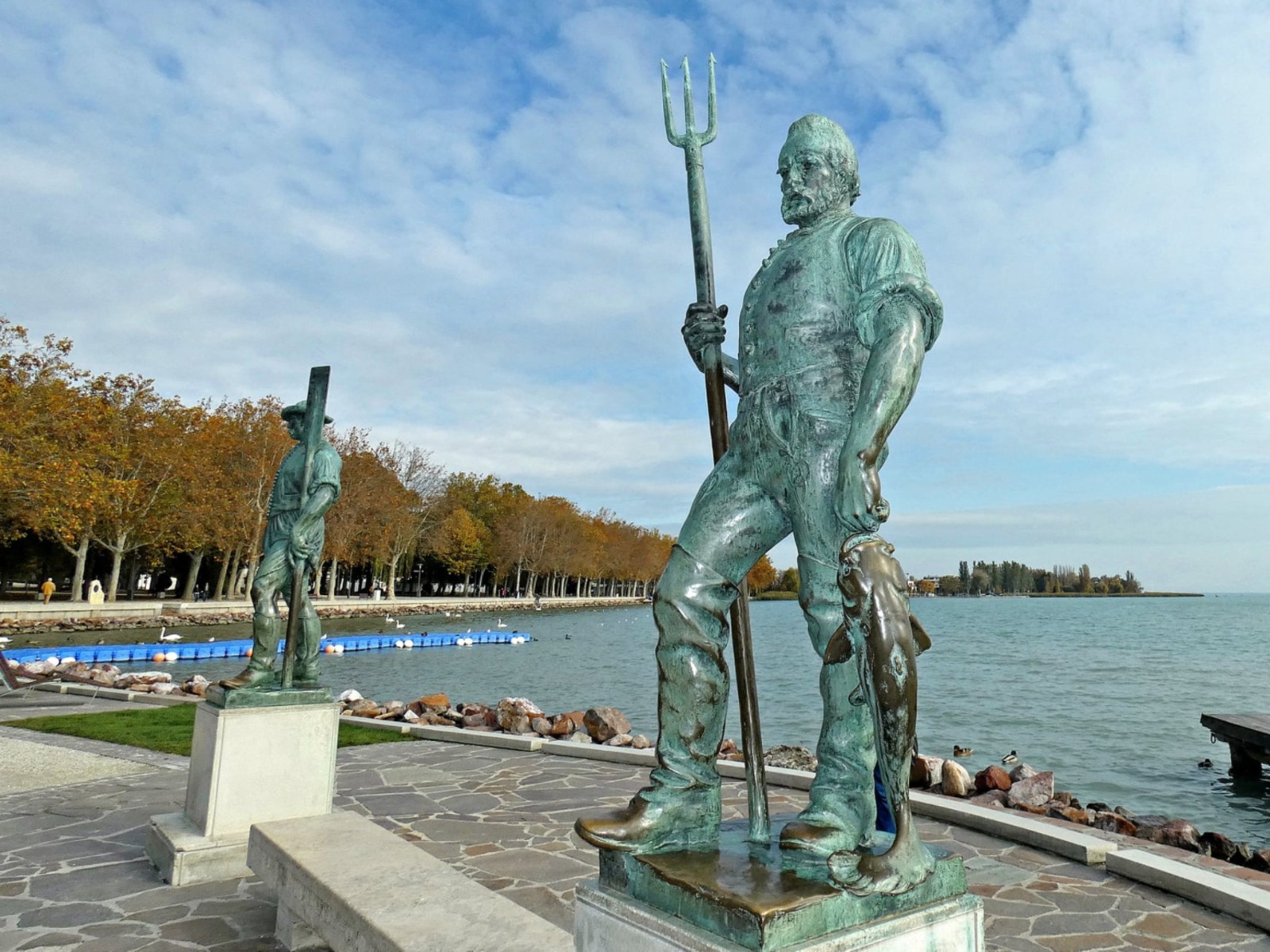Памятник балатонским рыбакам  