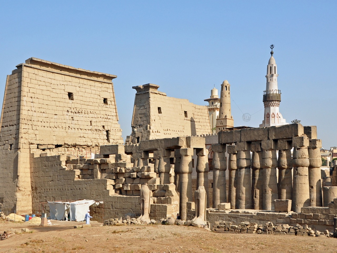 Групповая обзорная экскурсия на Восточный берег Луксора - групповая экскурсия в Луксоре на автобусе длительностью 7 часов с количеством участников до 12 человек цена экскурсии 130$