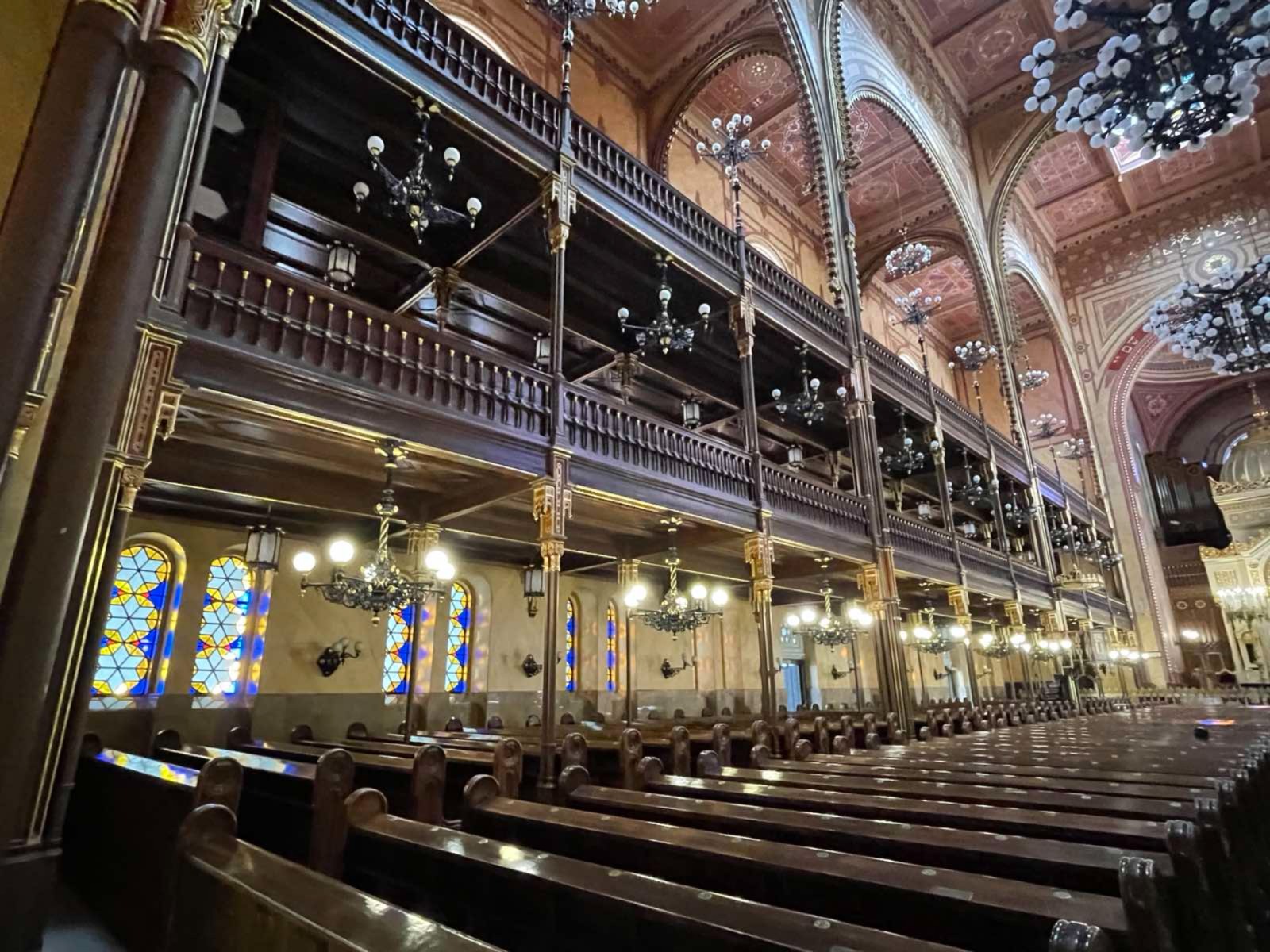 Витражи главной синагоги Будапешта  