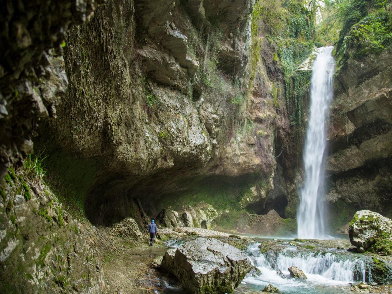 Ущелья и водопады по дороге на Красную Поляну | Цена 5500₽, отзывы, описание экскурсии