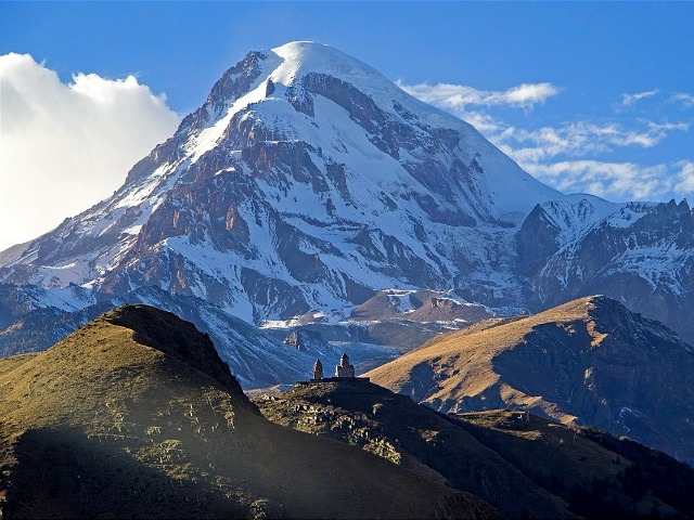 Гудаури и Казбеги: море снега и горные вершины
