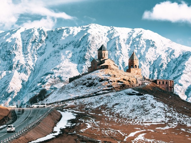 Гудаури и Казбеги: море снега и горные вершины — фото 3