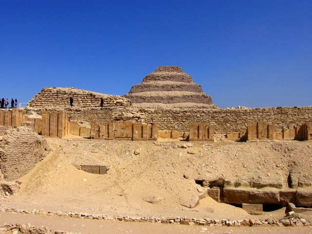 Обзорная экскурсия "Яркий Каир: пирамиды + Саккара + Дашур"