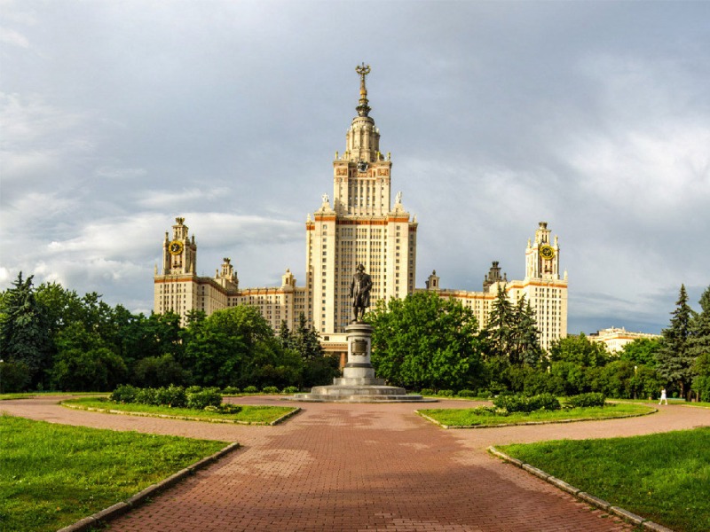 Главное здание Московского университета  