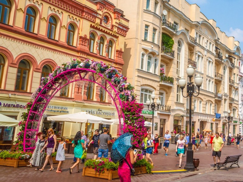 Арбат: богемная атмосфера московского Монмартра - индивидуальная экскурсия в Москве пешком длительностью 2.5 часа с количеством участников до 10 человек цена экскурсии 5750₽