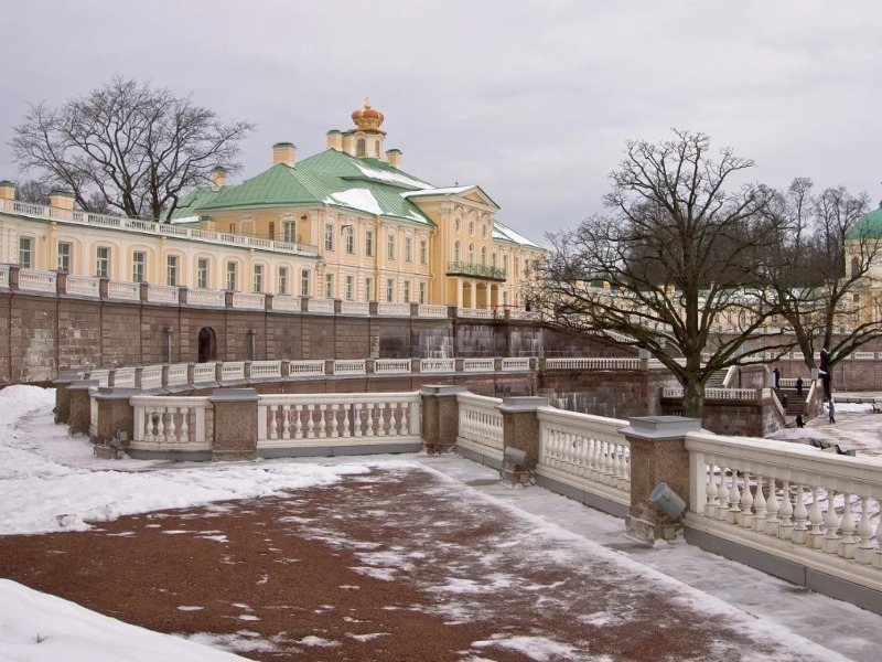 В Ораниенбаум на автомобиле - индивидуальная экскурсия в Санкт-Петербурге на машине гида длительностью 6 часов с количеством участников до 4 человек цена экскурсии 18000₽