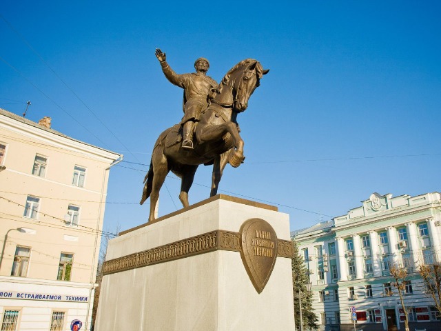 Памятник Михаилу Тверскому