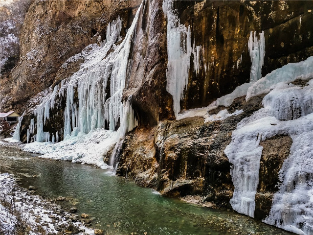 Чегемские водопады, озеро Гижгит, перевал Актопрак
