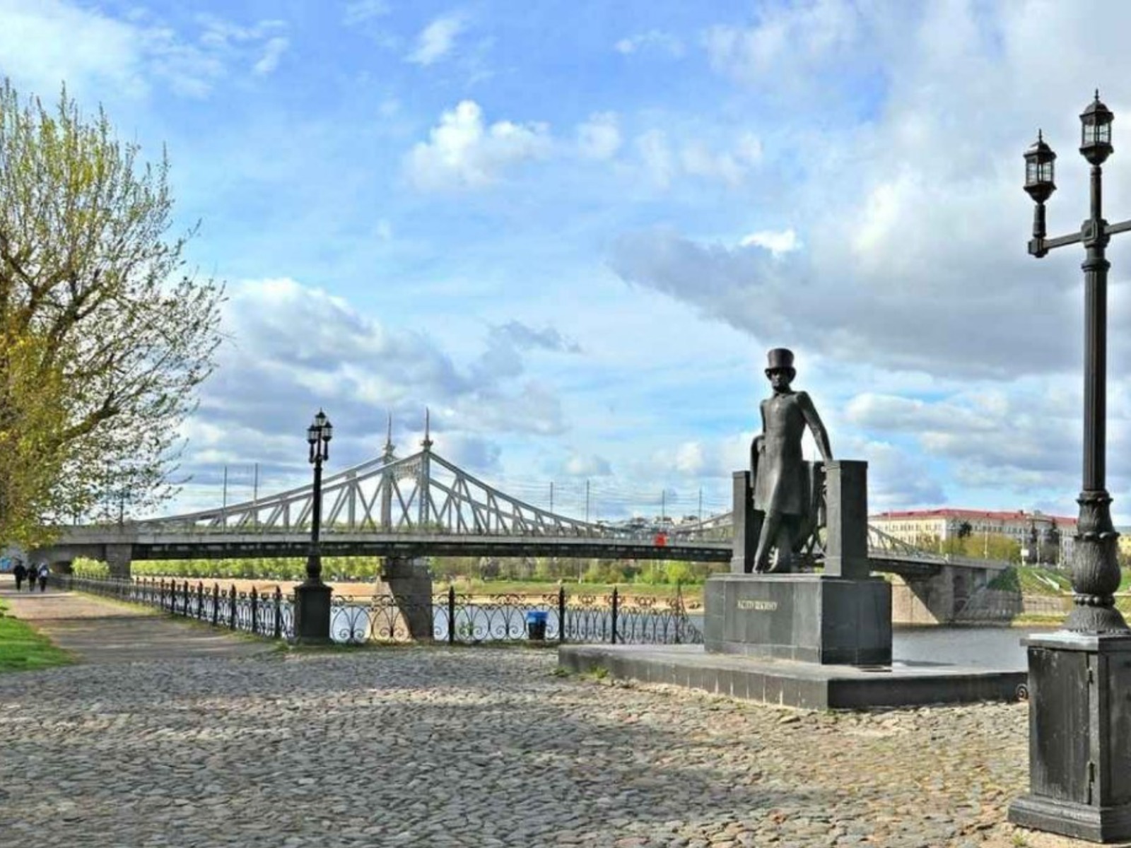 Памятник Пушкину guidego.ru