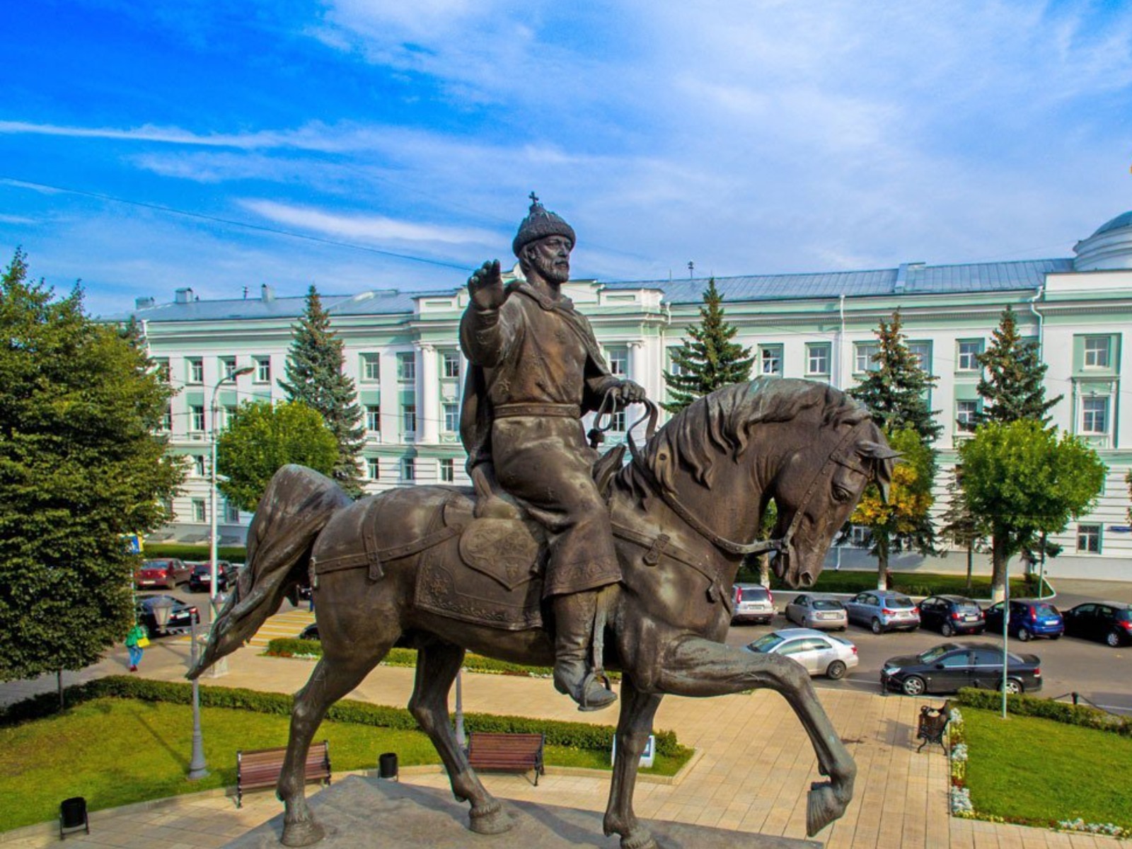 Памятник Михаилу Тверскому guidego.ru
