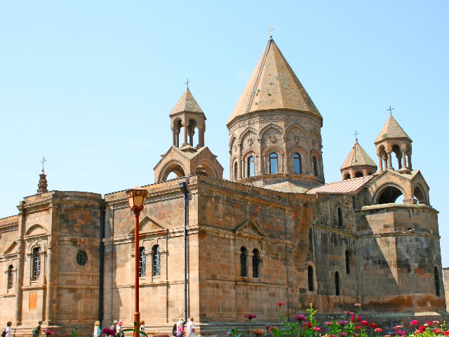 Святой город Эчмиадзин — Ватикан Армении