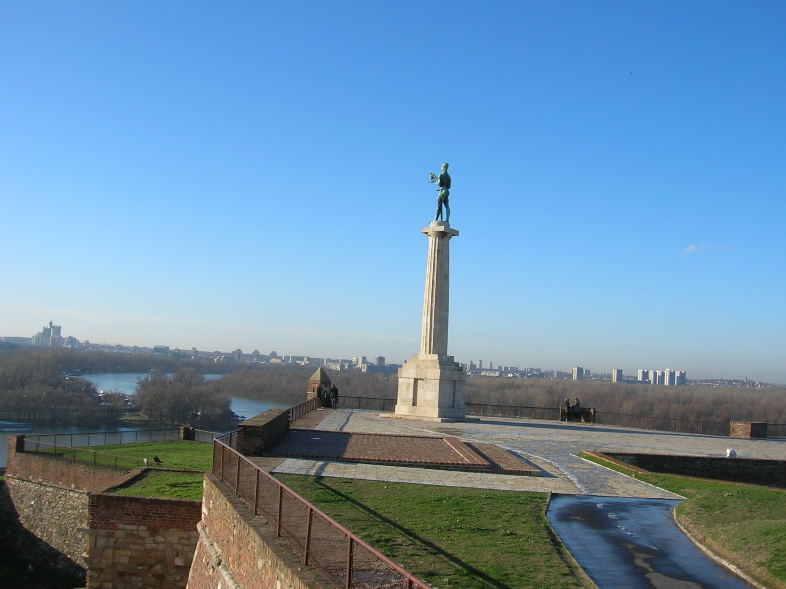 Белградская крепость - памятник "Победитель" guidego.ru