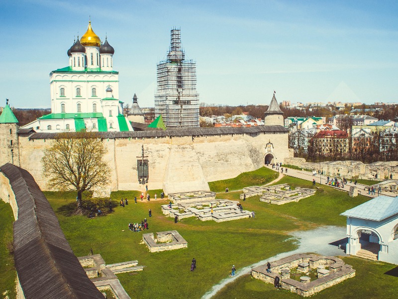 Довмонтов город