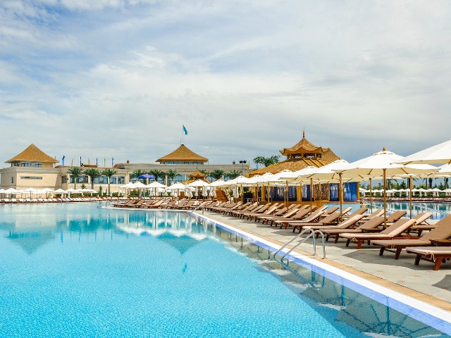 Экскурсия в Park Resort «8 озер» — цветущий оазис в степи — фото 3