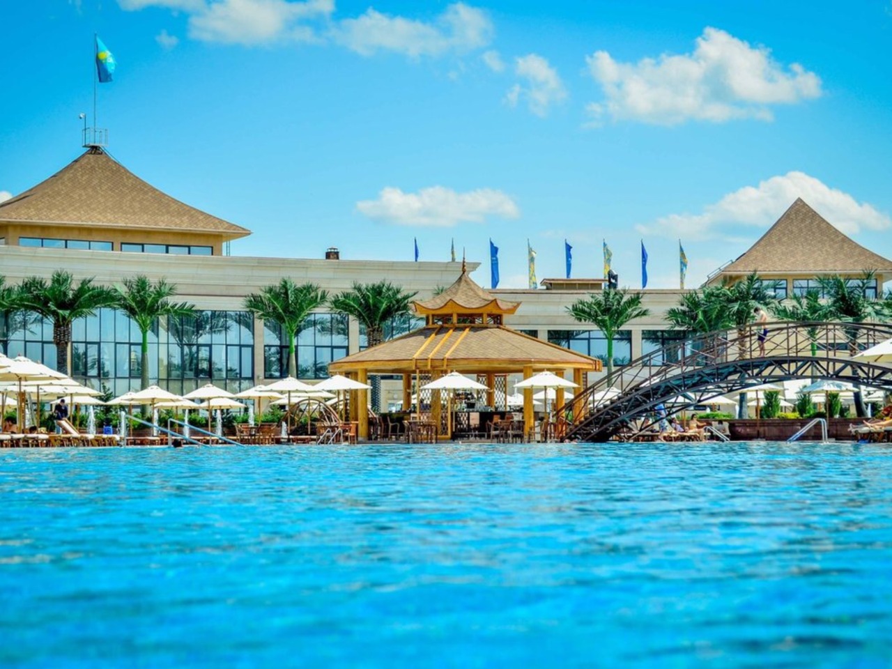 Park Resort “8 озер” — цветущий оазис в степи | Цена 18000₽, отзывы, описание экскурсии