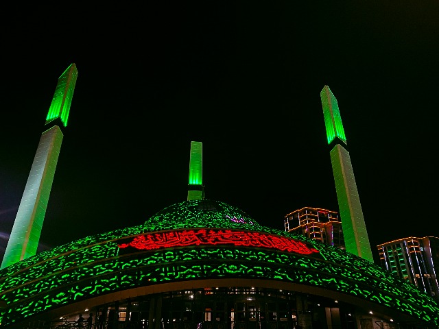 Вечерняя экскурсия по Грозному и мечети в яркой подсветке — фото 3