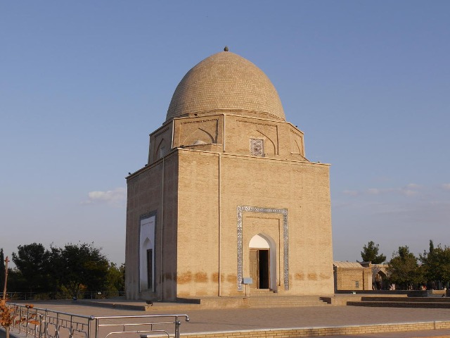 Индивидуальная экскурсия к мавзолею Рухабад в Самарканде — фото 2