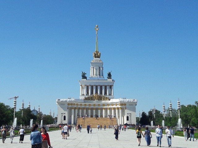 Экскурсия по московской ВДНХ: советское наследие — фото 2