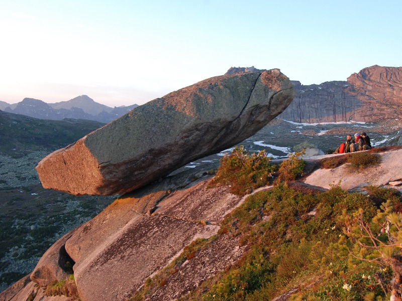 Камень