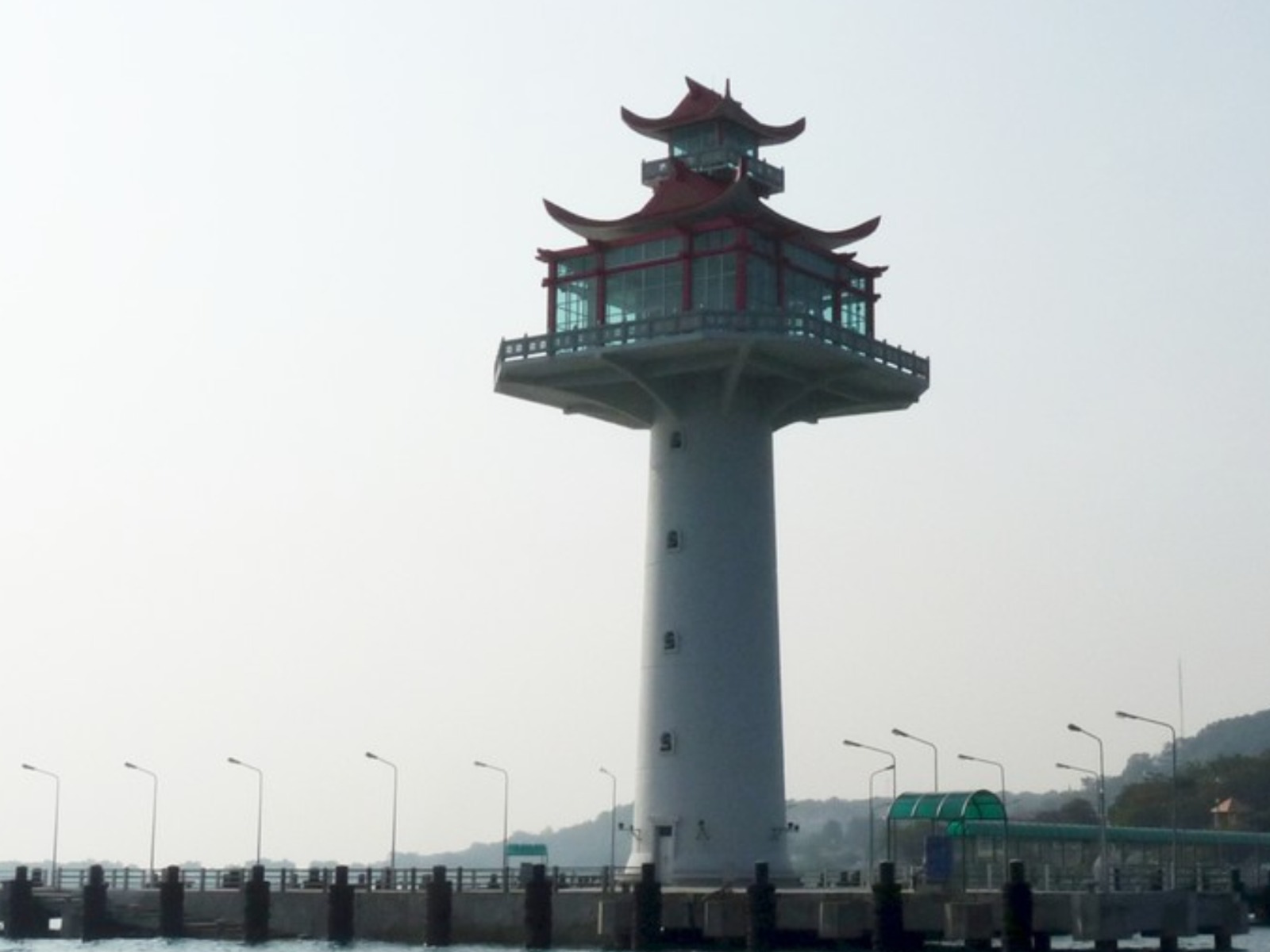 На острове: Китайский маяк guidego.ru