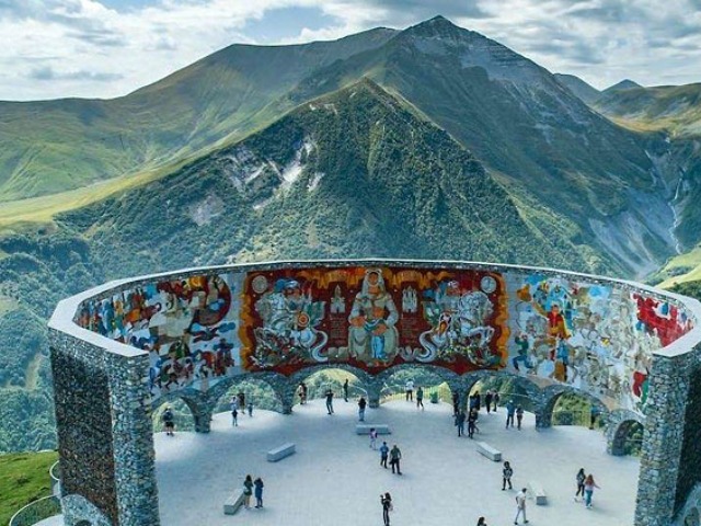 Индивидуальный экскурсионный тур в Казбеги к Гергетской Троице — фото 3