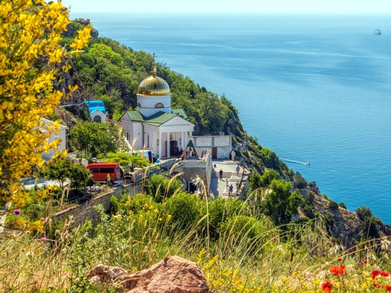 По святым местам и монастырям Крыма из Ялты | Цена 8000₽, отзывы, описание экскурсии