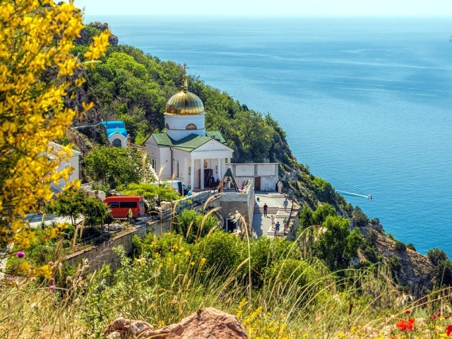 По святым местам и монастырям Крыма из Севастополя — фото 3