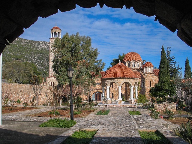 Женский монастырь Святого Ефрема в Неа-Макри